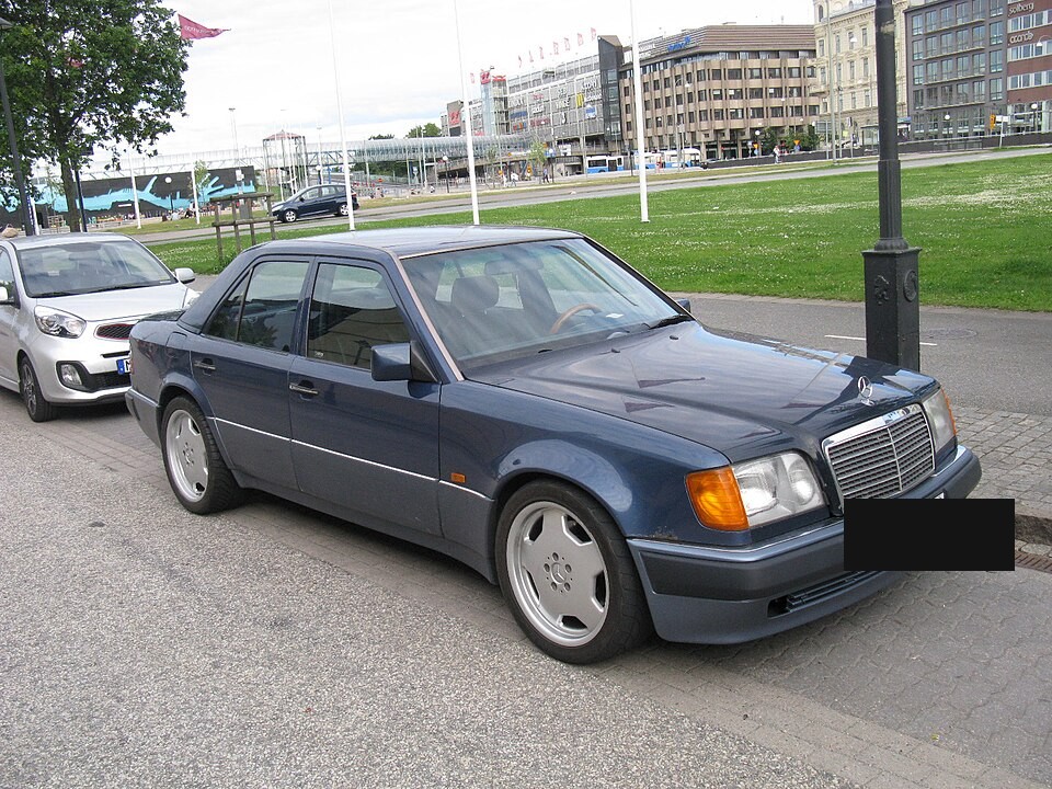 Mercedes-Benz 500E